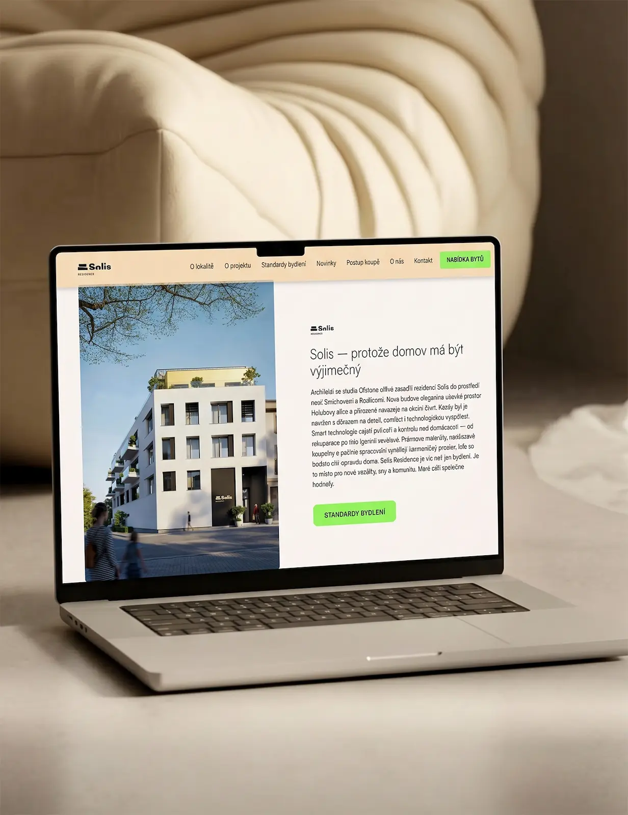 Solis Residence, mockup webových stránek na notebooku