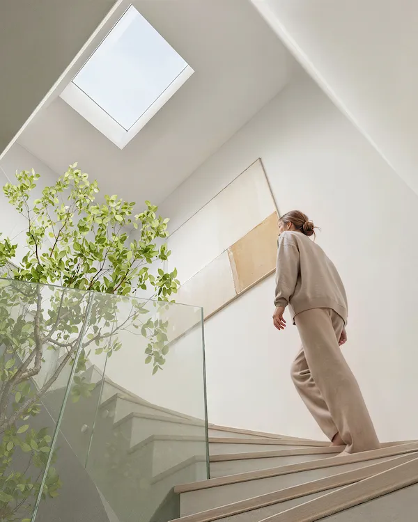 Lifestylová vizualizace interiéru, schodiště s atmosférou, 3D vizualizace nemovitostí Praha | Yurii Nalyvaiko, Yuna Studio